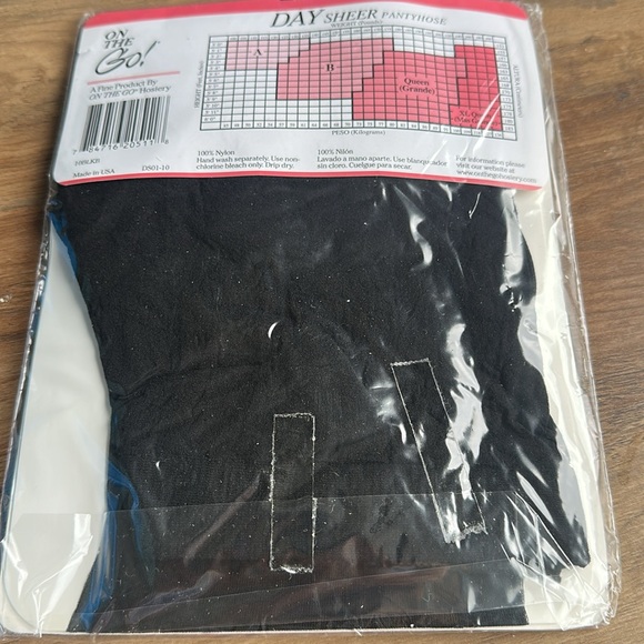 On the Go Womens Day Sheer Pantyhose in Black Size B New in Package - Picture 2 of 2